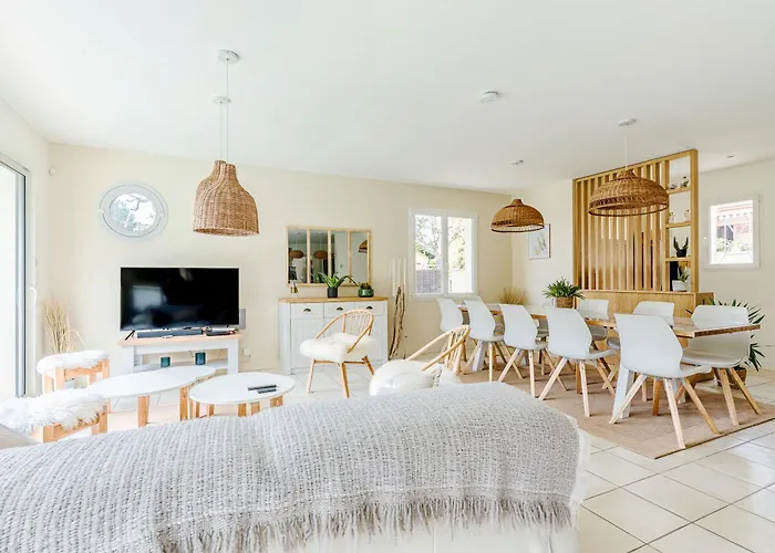 Fleurs Des Pins, Piscine Chauffee , 80 M De La Pereire 别墅 *