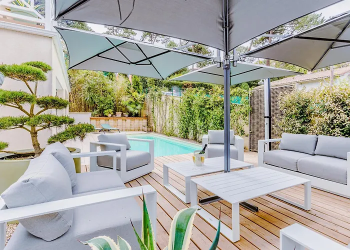 别墅 Fleurs Des Pins, Piscine Chauffee , 80 M De La Pereire