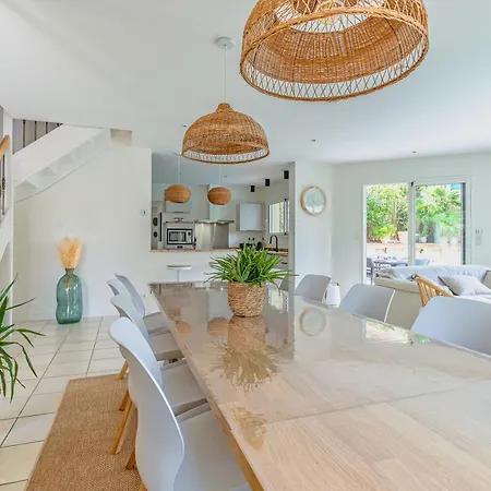 빌라 Fleurs Des Pins, Piscine Chauffee , 80 M De La Pereire *