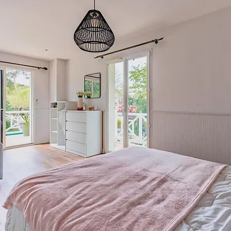 Fleurs Des Pins, Piscine Chauffee , 80 M De La Pereire 아르카숑