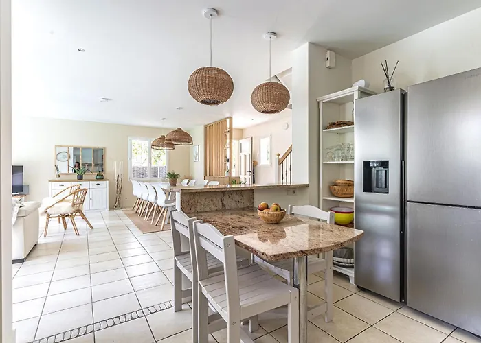 Fleurs Des Pins, Piscine Chauffee , 80 M De La Pereire *