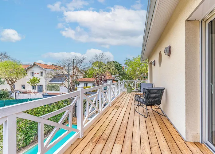 Fleurs Des Pins, Piscine Chauffee , 80 M De La Pereire