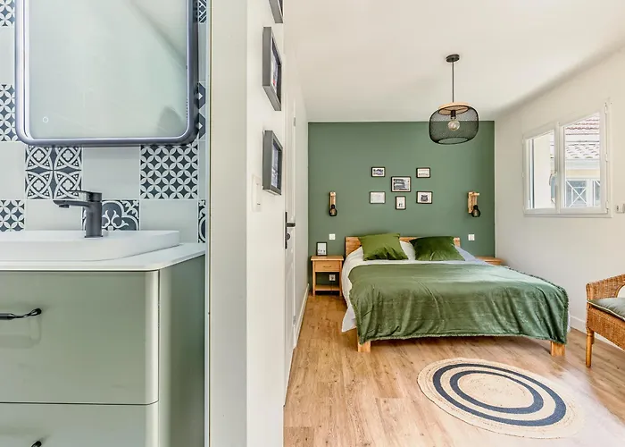 Villa Fleurs Des Pins, Piscine Chauffee , 80 M De La Pereire *